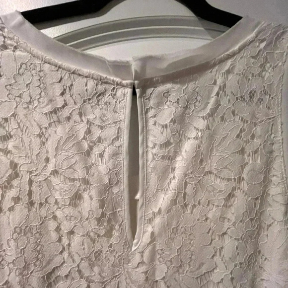 ~Banana Republic~ Lace Top - Large - Picture 6 of 8
